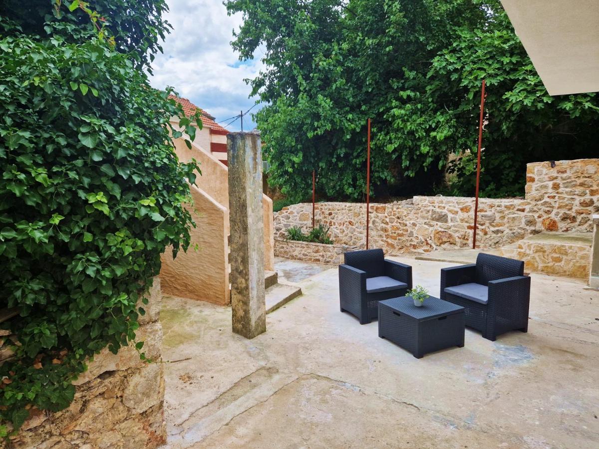 Kuca Za Odmor Dobrila Hotel Jelsa  Bagian luar foto