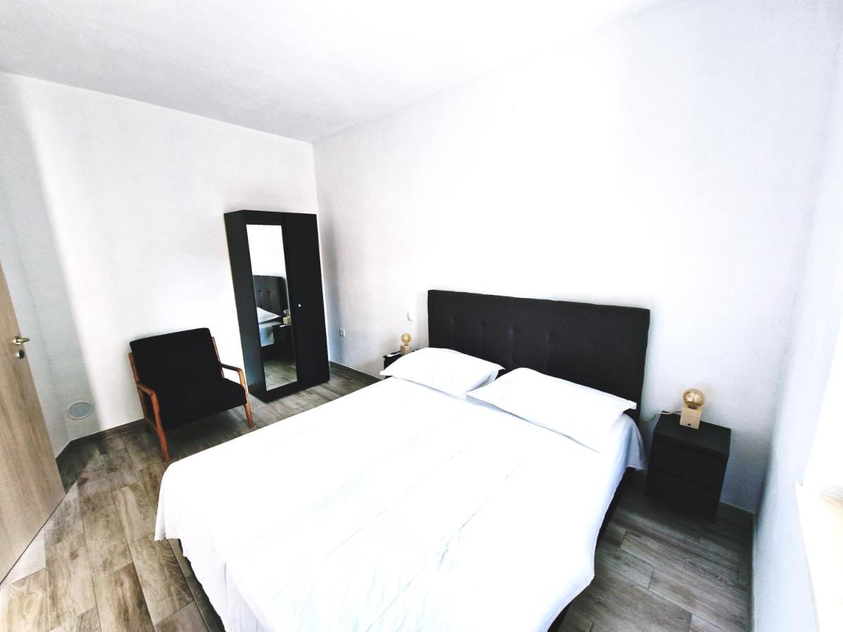 Kuca Za Odmor Dobrila Hotel Jelsa  Bagian luar foto