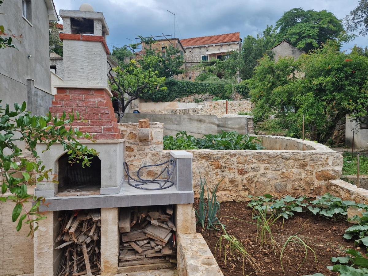 Kuca Za Odmor Dobrila Hotel Jelsa  Bagian luar foto