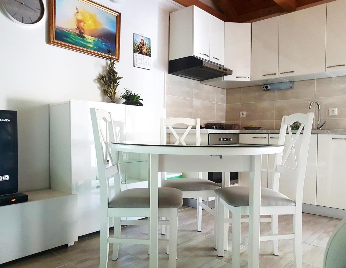 Kuca Za Odmor Dobrila Hotel Jelsa  Bagian luar foto